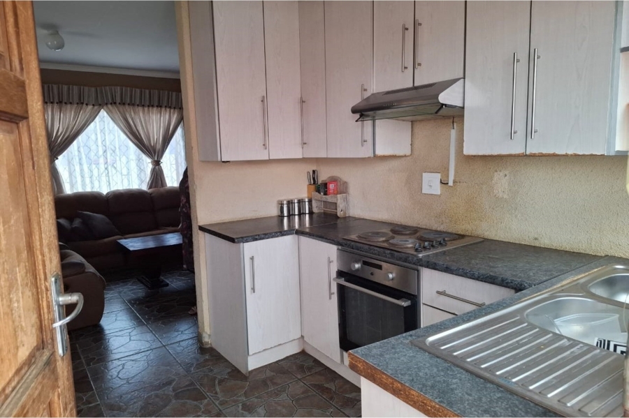 To Let 3 Bedroom Property for Rent in Tlhabane West North West